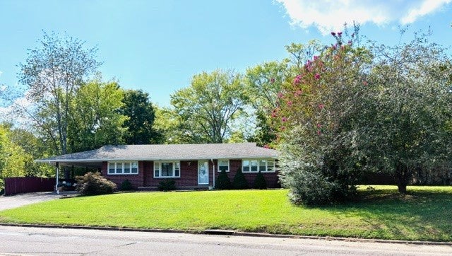 141 N Forrest Ave N