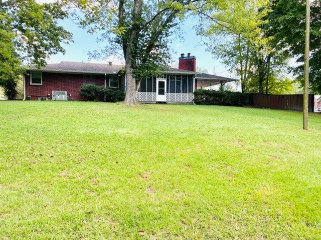 141 N Forrest Ave N