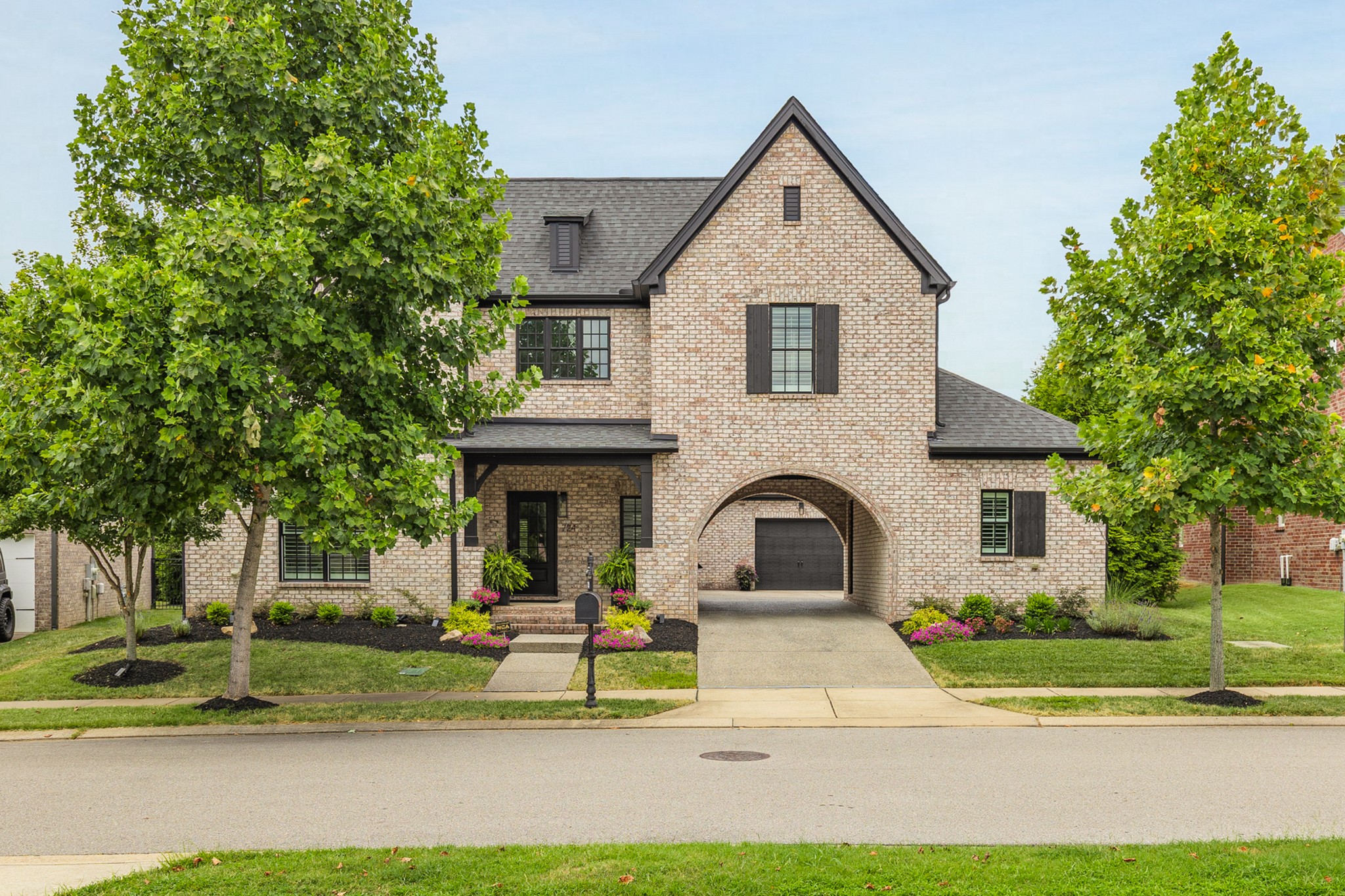 724 Fontwell Ln