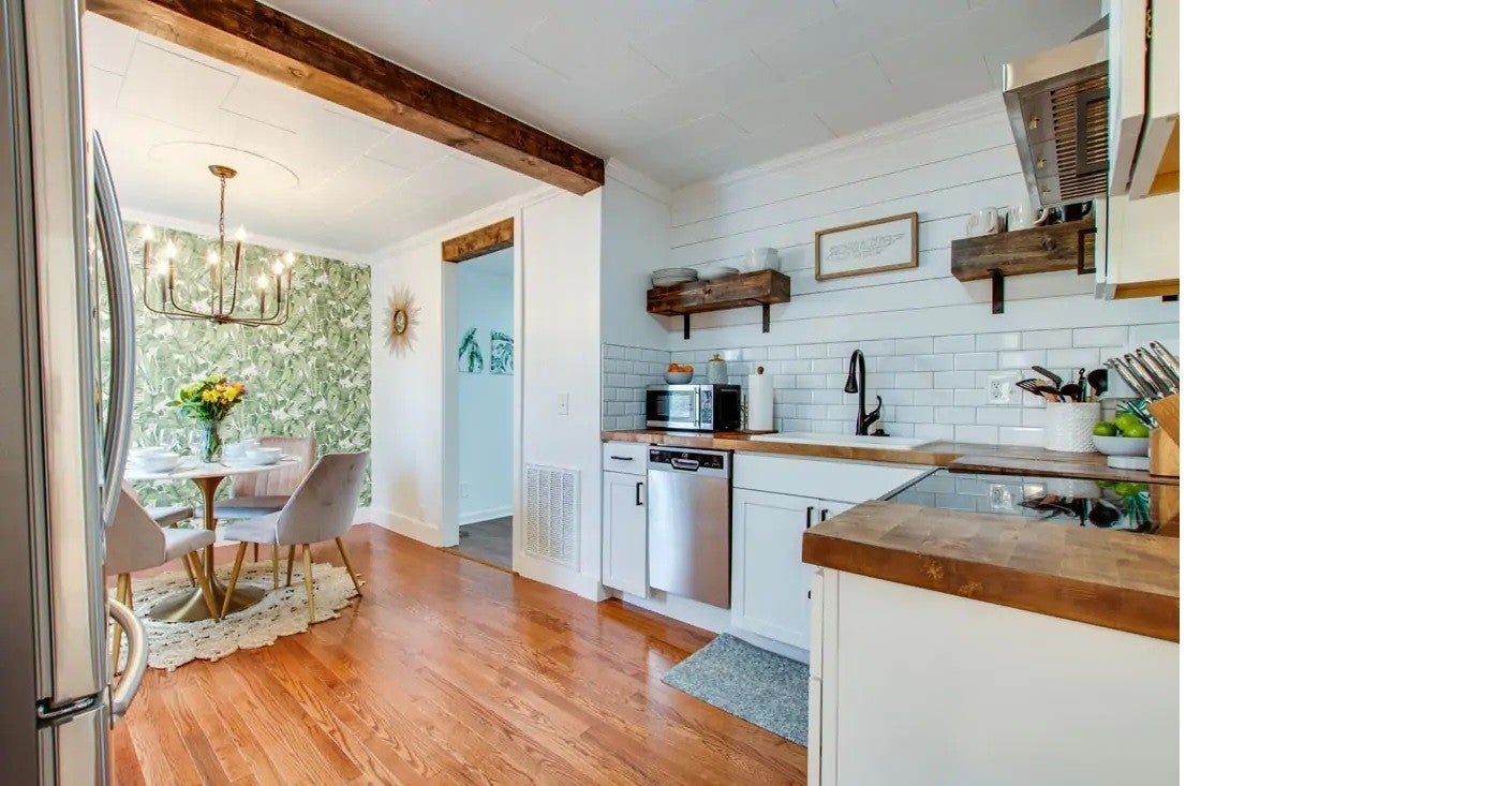 3.0-bed rental at 333 E Trinity Ln