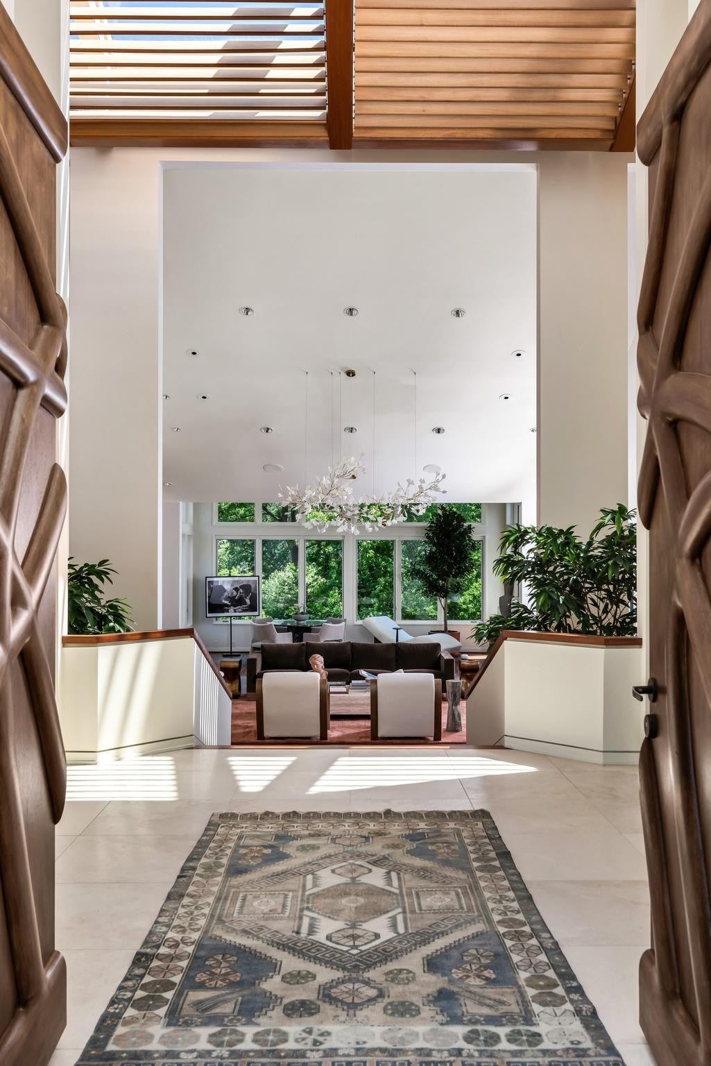 300 Sunnyside Dr