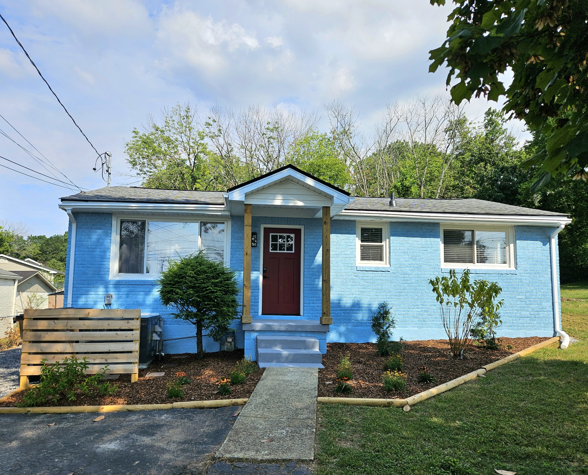 3103 Hillside Rd