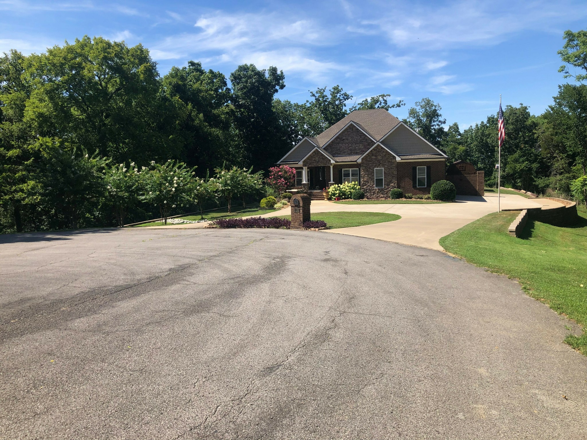 1204 Valarie Ln