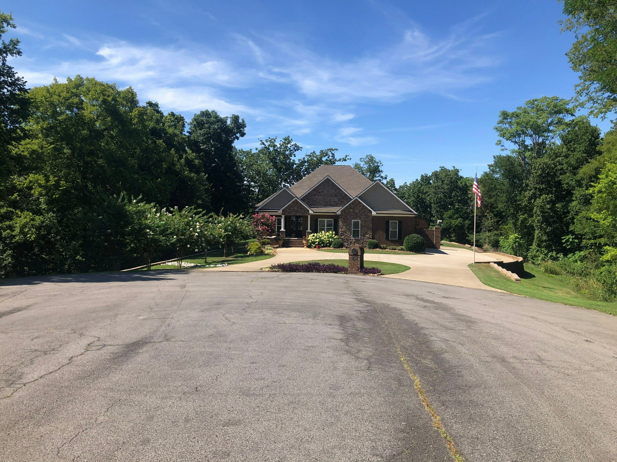 1204 Valarie Ln