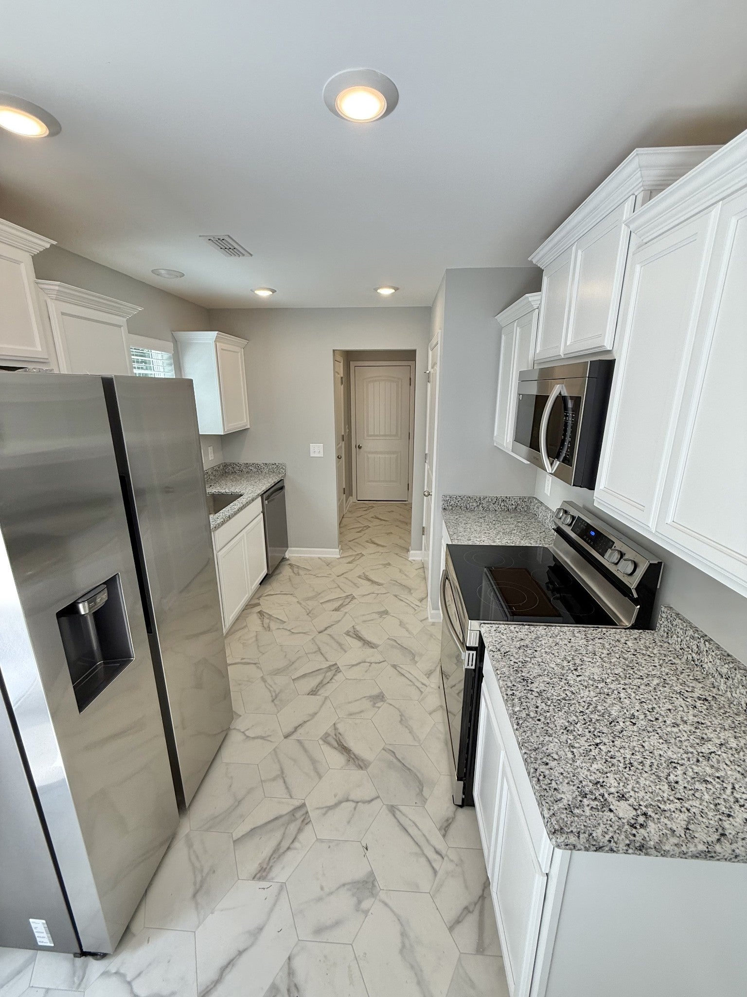 100 Stonehenge Cir
