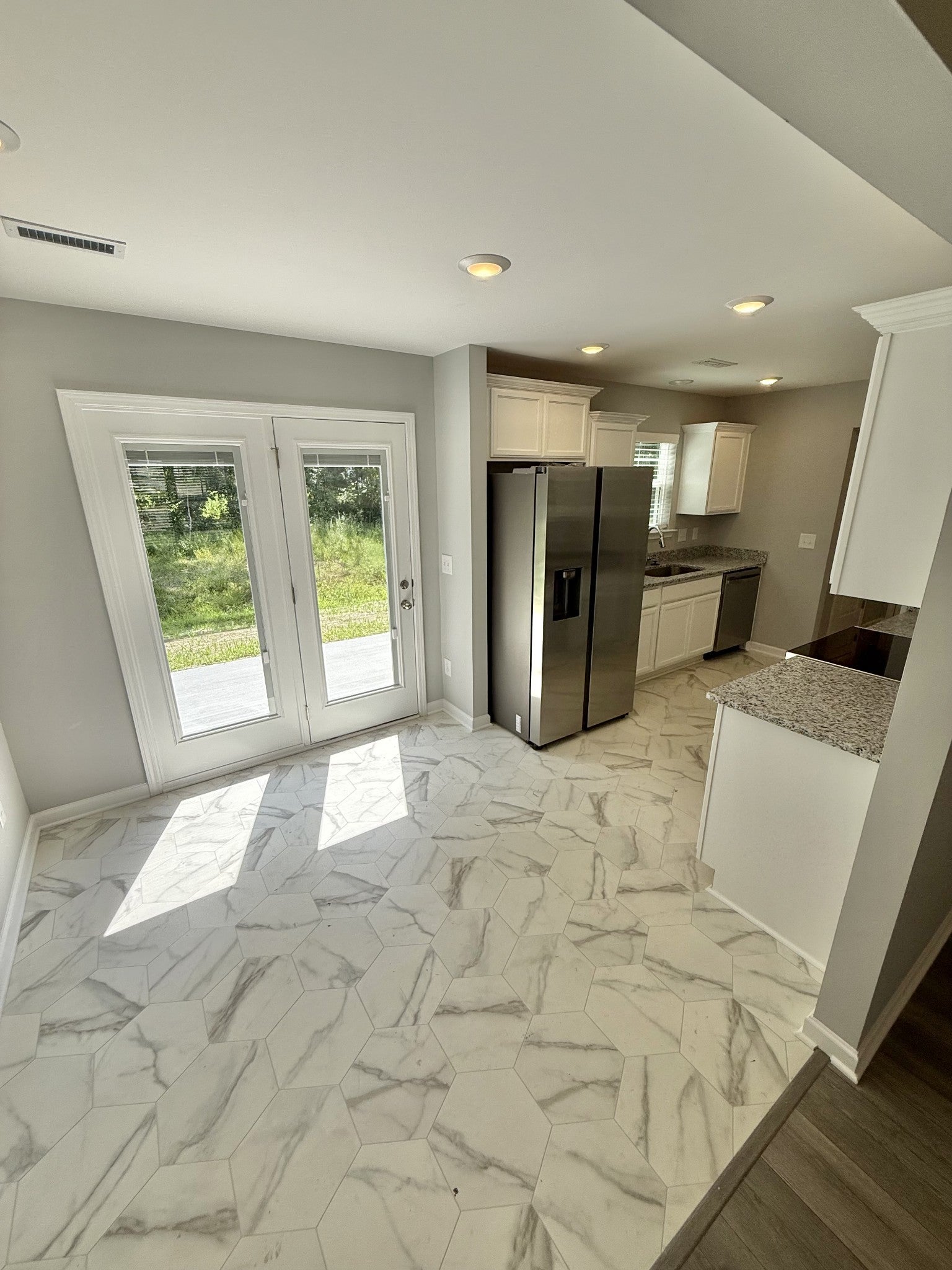 100 Stonehenge Cir