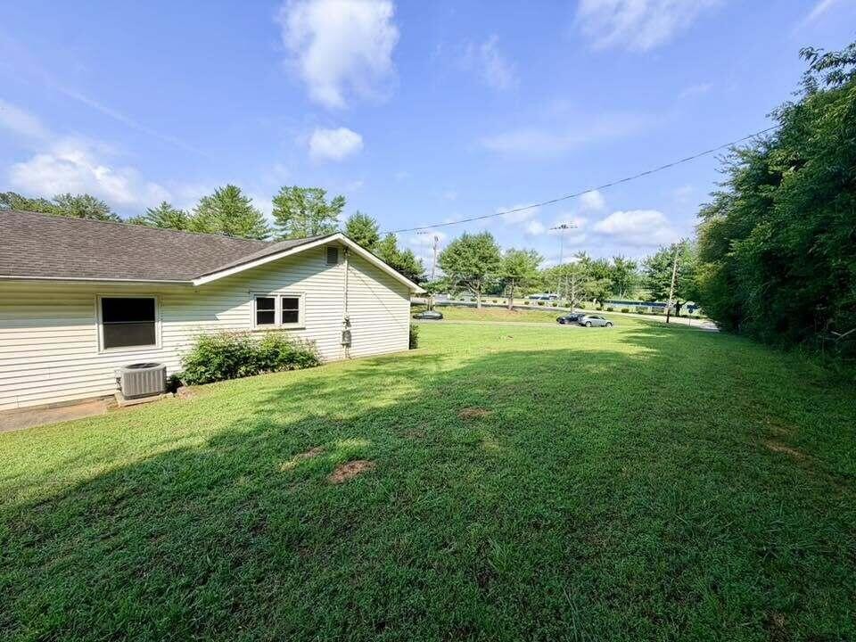 1890 James Ferry Road