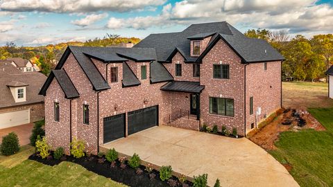 1016 Luxborough Drive Hendersonville TN 37075