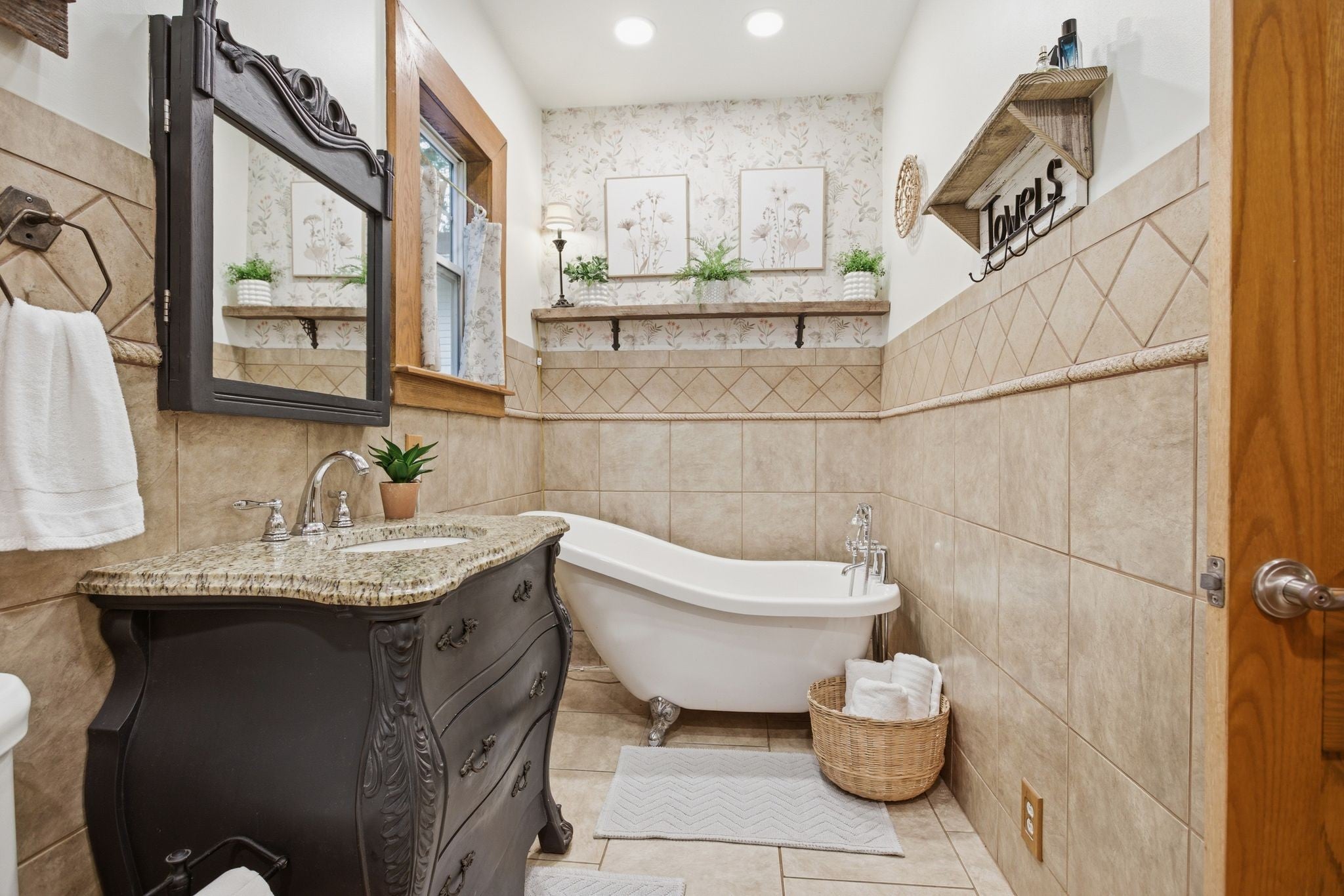 6222 Cayce Ln, Columbia, TN, 38401, USA, 2 Bedrooms Bedrooms, ,1 BathroomBathrooms,Residential,Active,6222 Cayce Ln,3221115