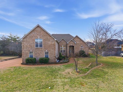 8023 Vineyard Ln La Vergne TN 37086