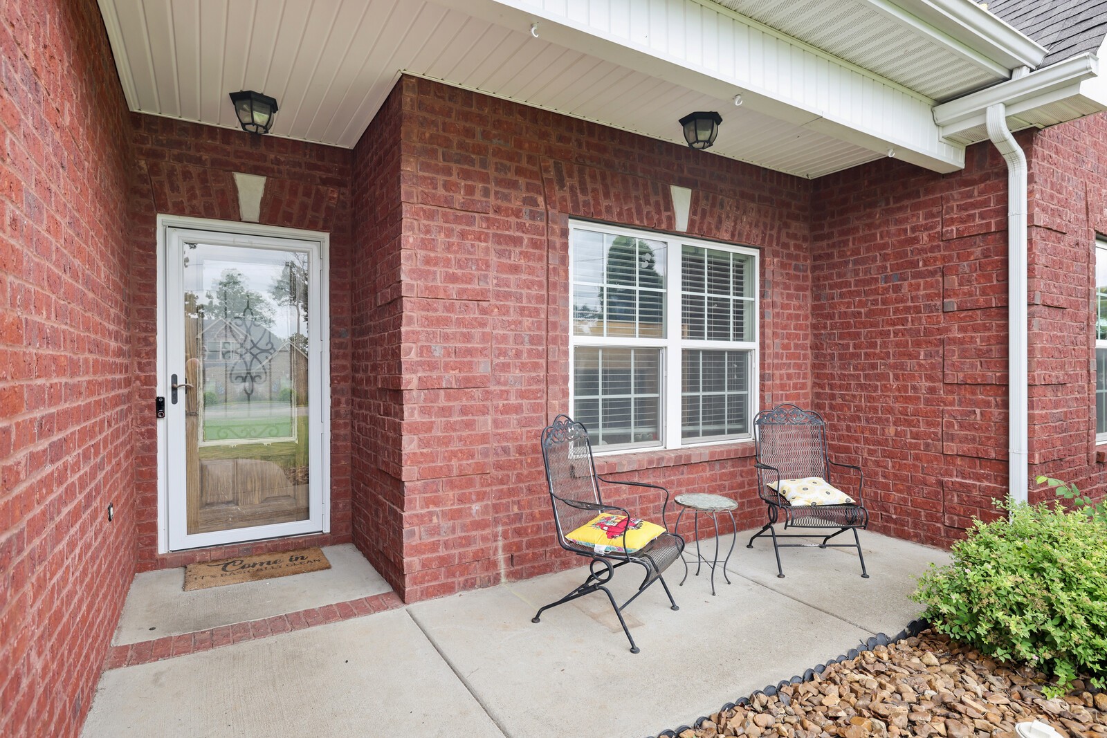 1131 Rivercrest Dr