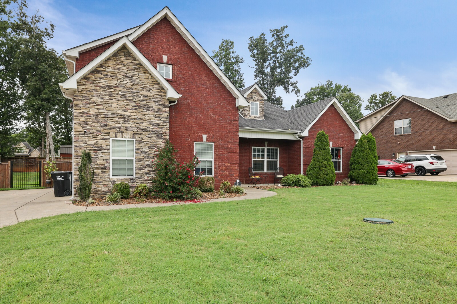 1131 Rivercrest Dr