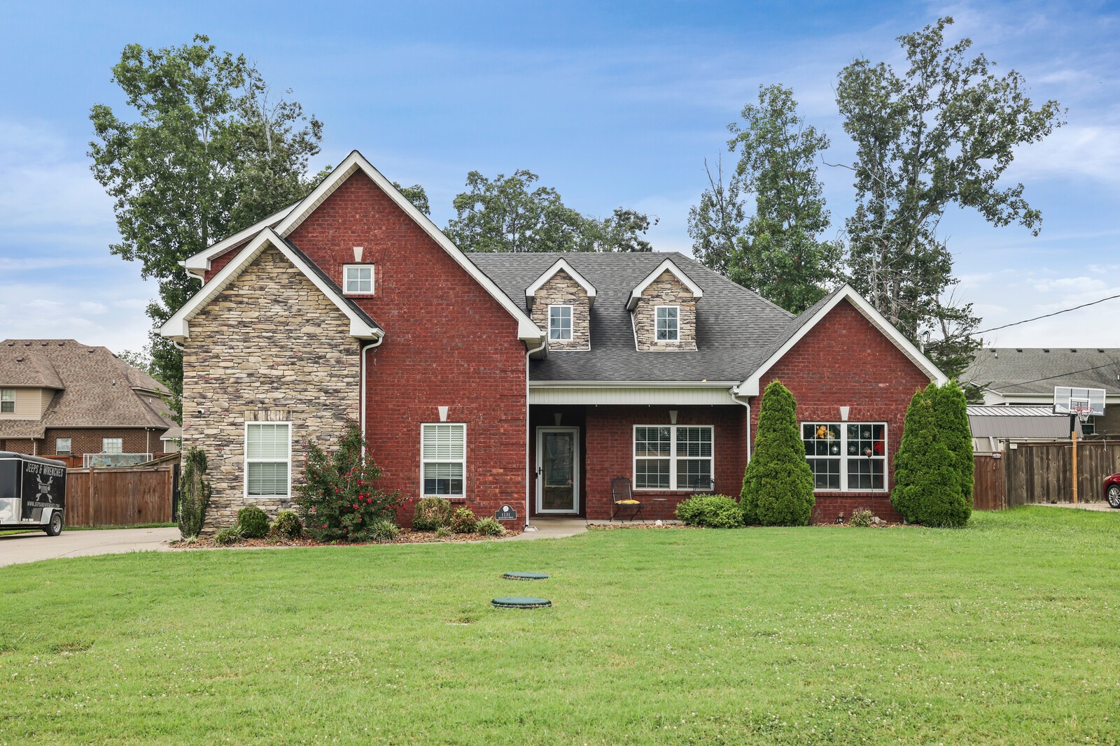 1131 Rivercrest Dr