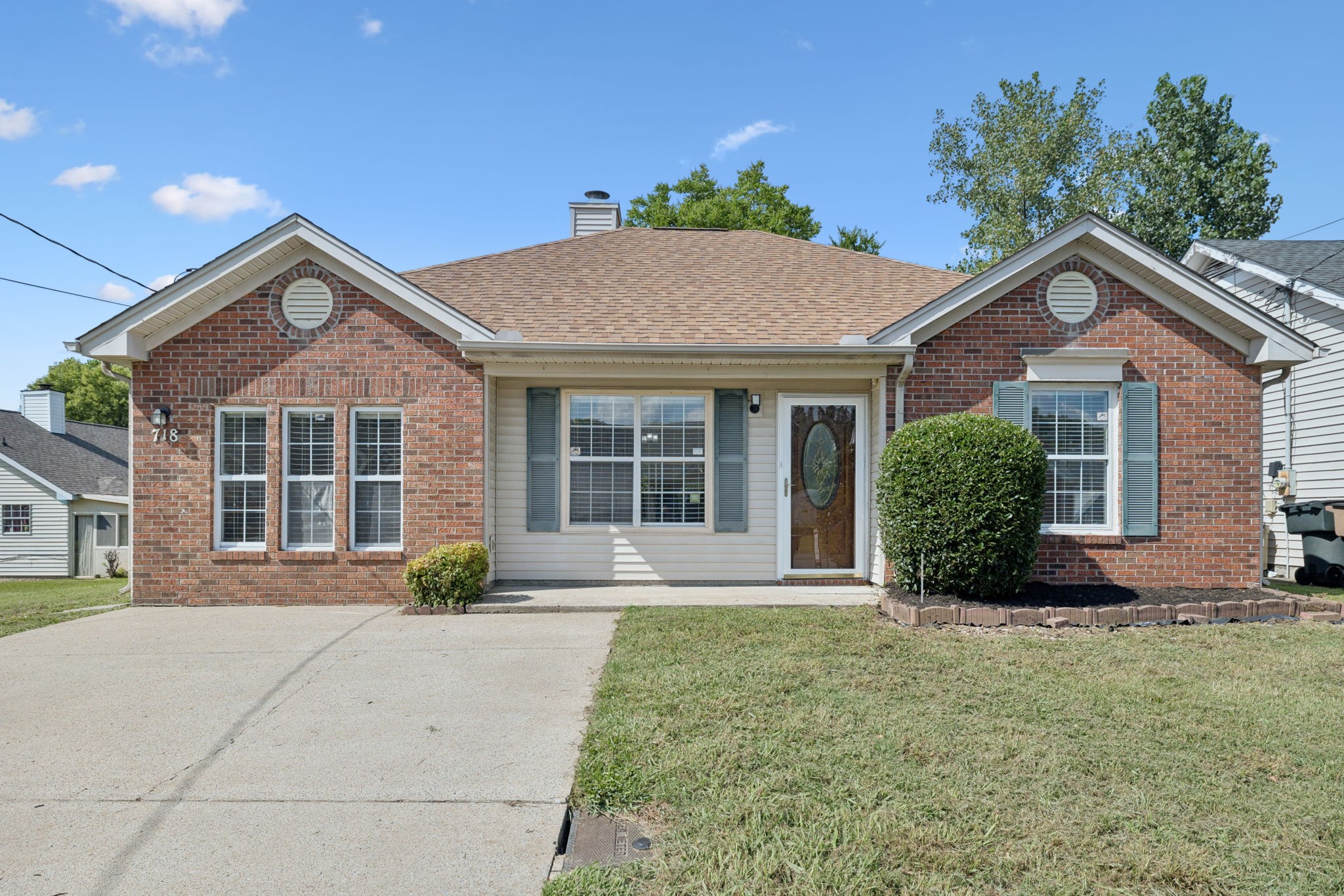 718 Maple Pl