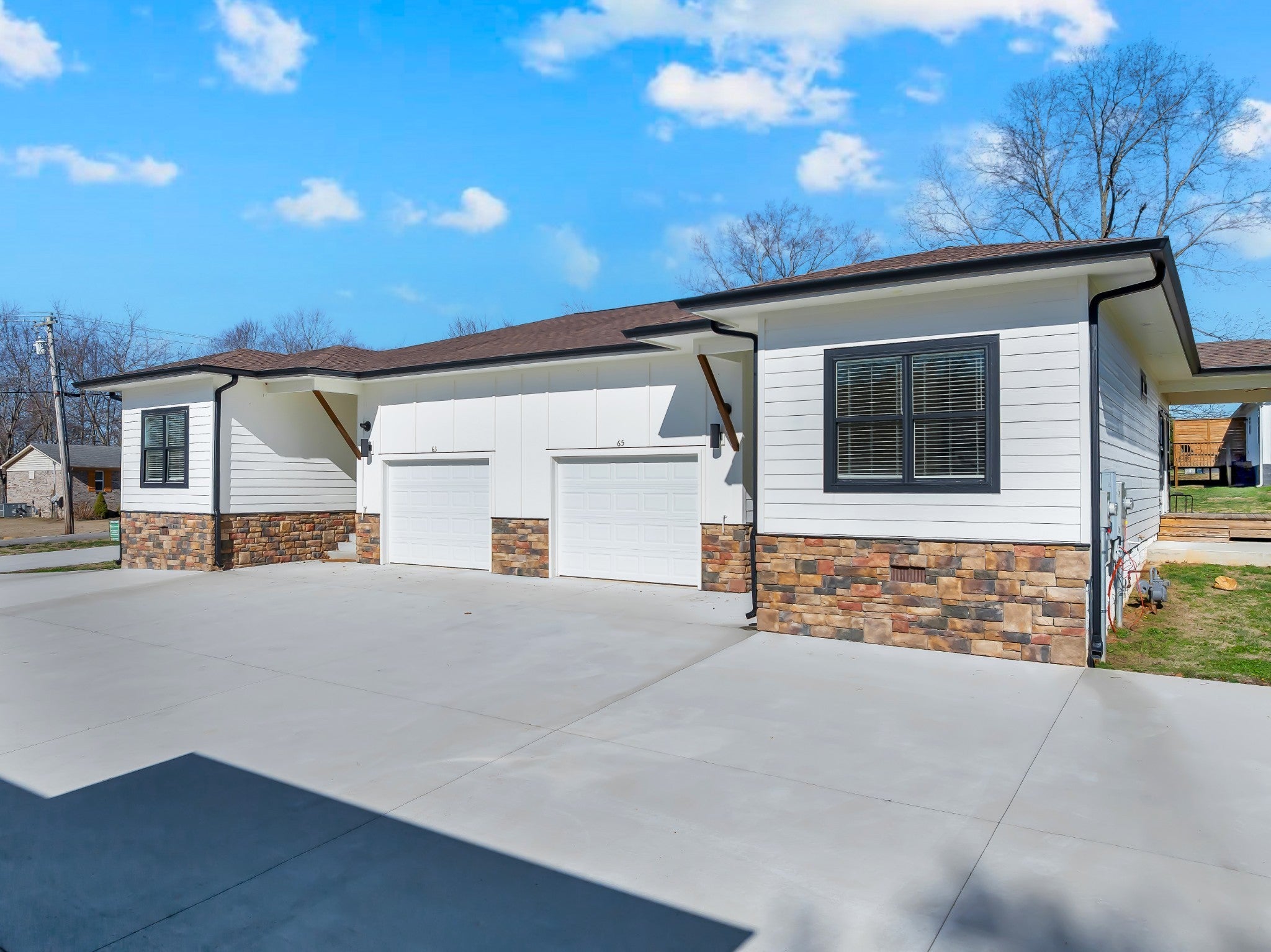 65 Duncan Ln