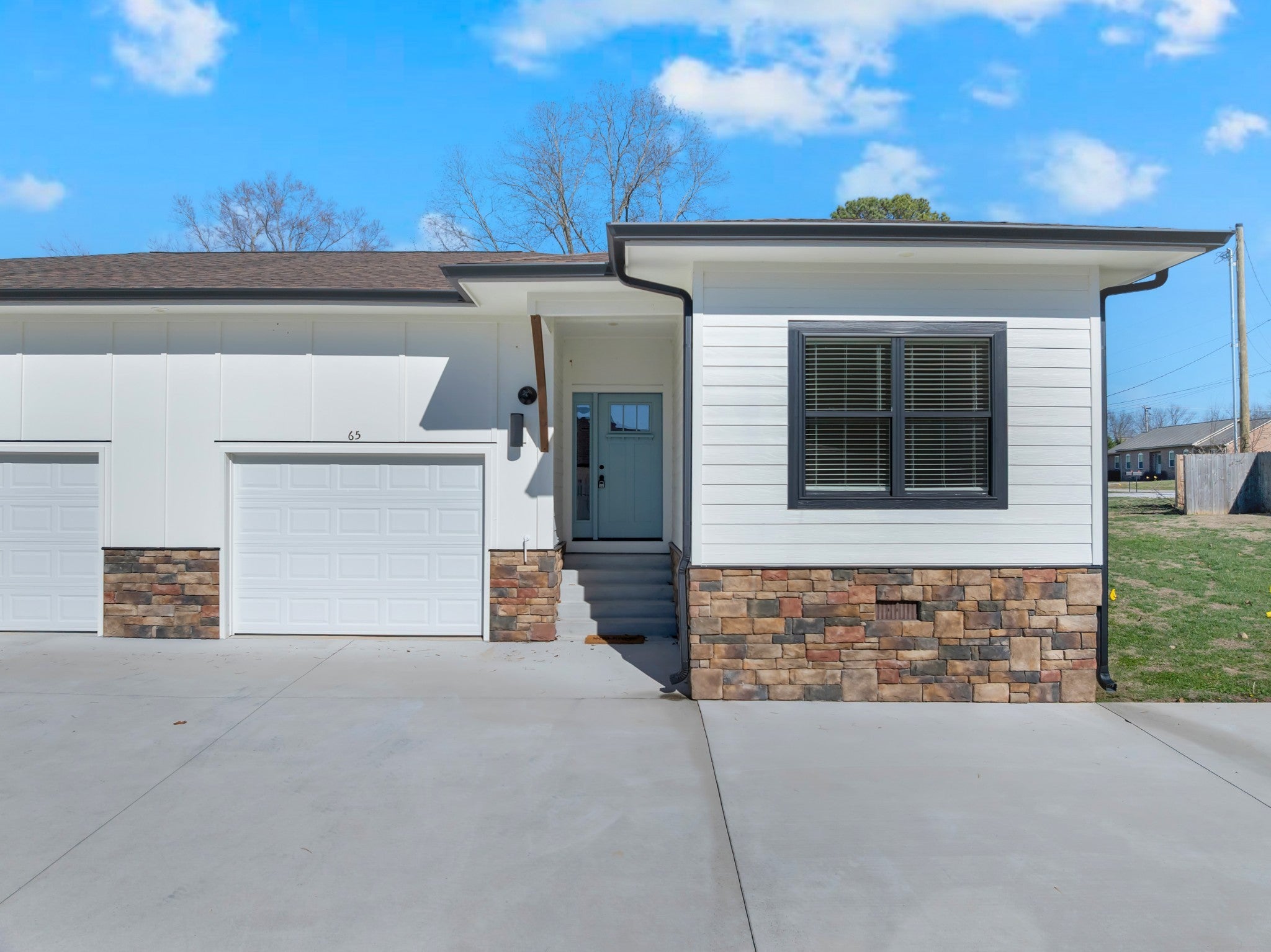 65 Duncan Ln