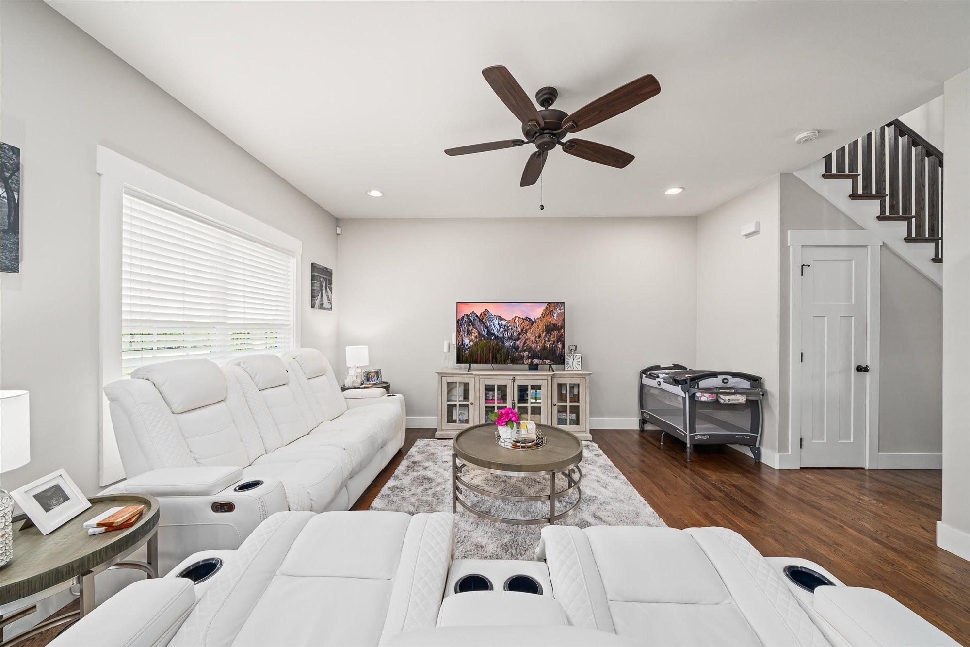 1130 Cross Pointe Dr