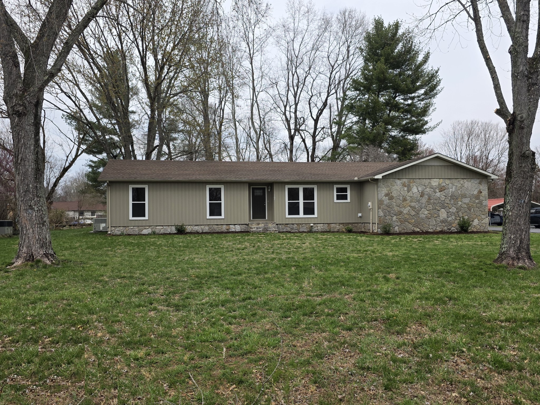 107 Glade Dr