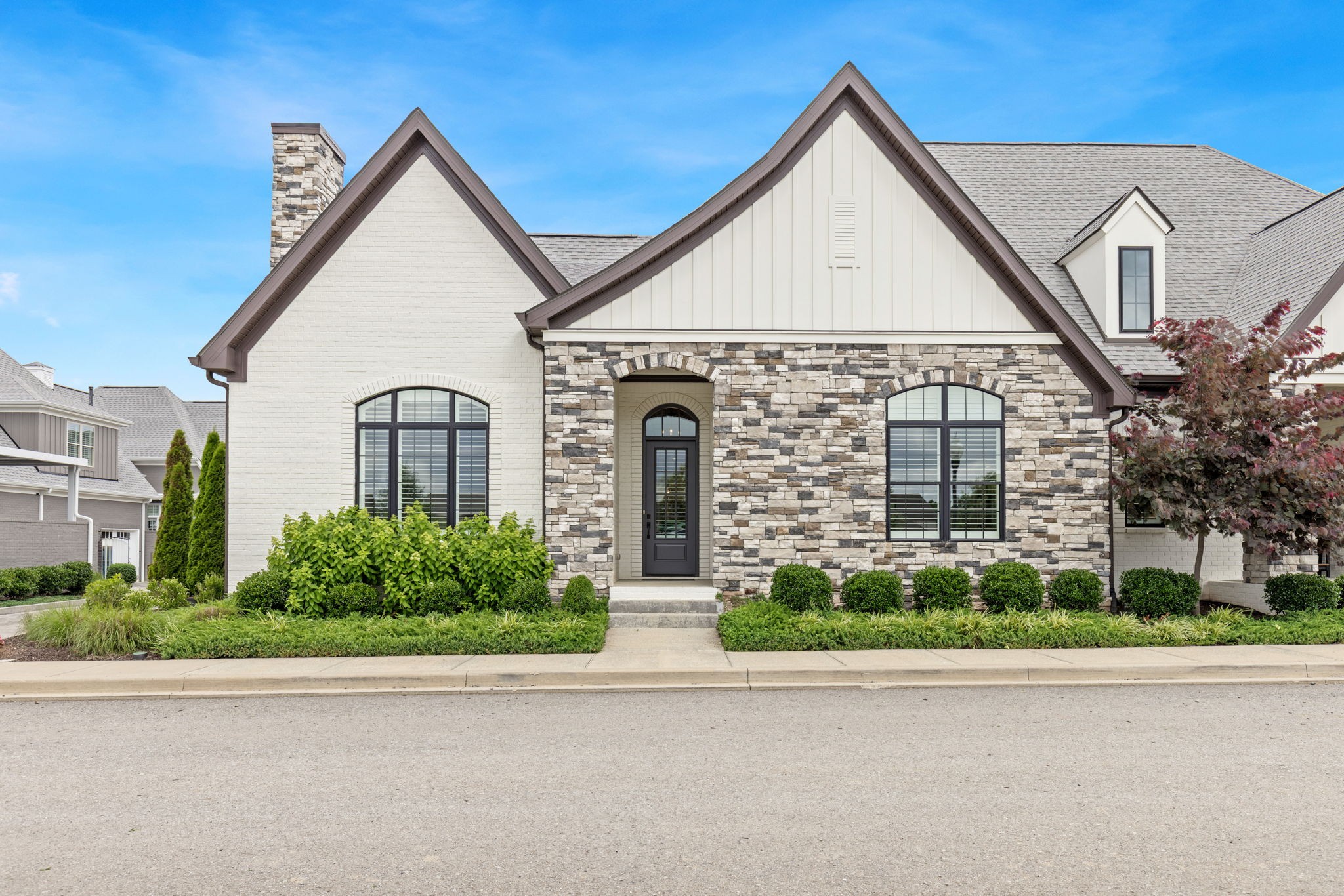 405 Flag Court