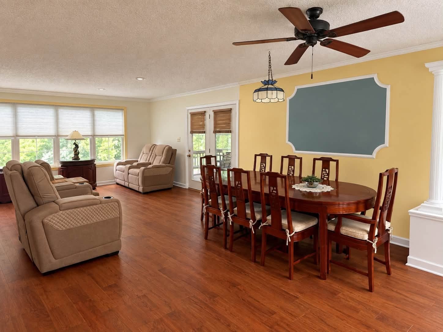 691 Lakehaven Cir
