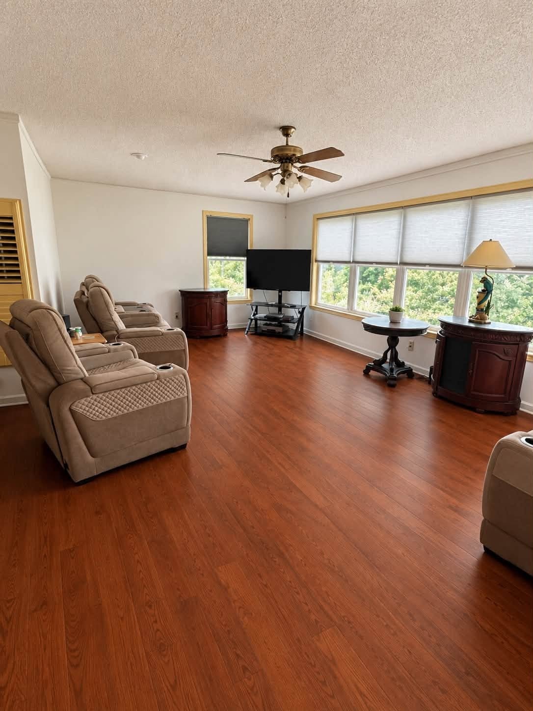 691 Lakehaven Cir