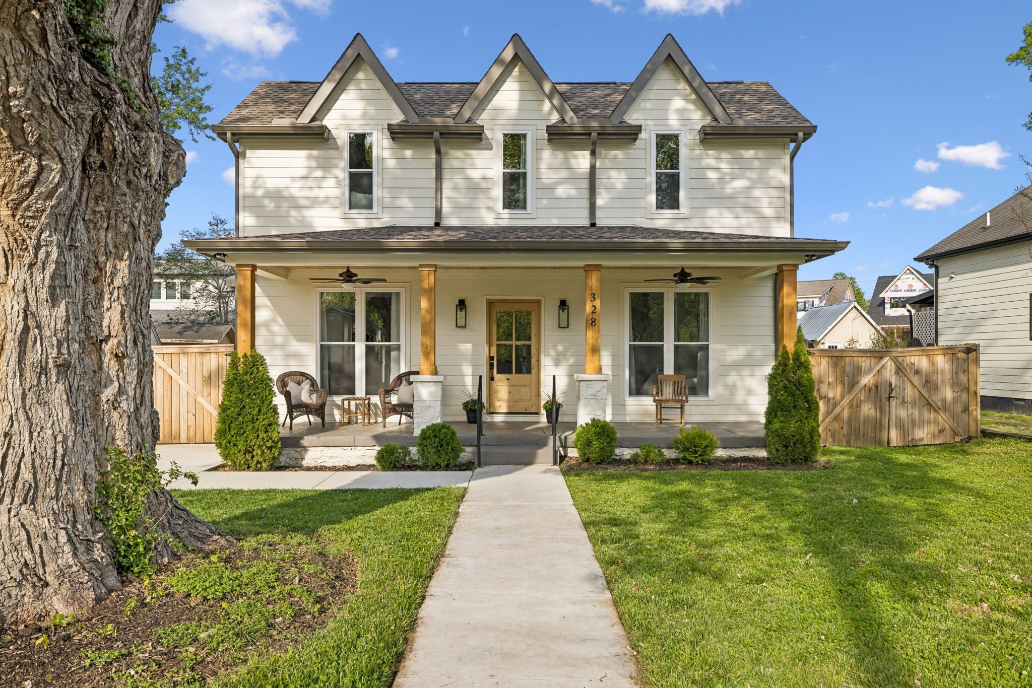 4-bed listing at 328 Granbury St, Franklin