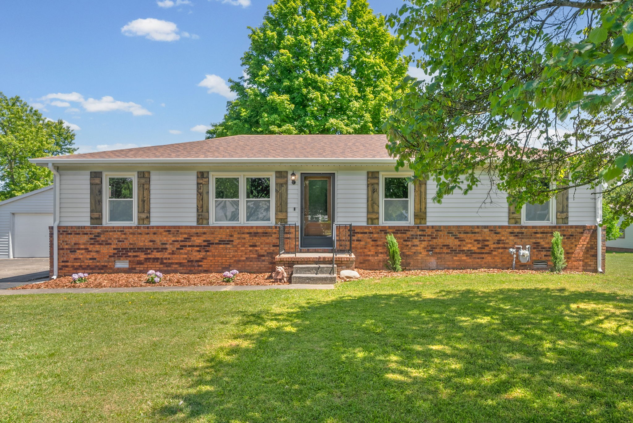 711 Sanderson Dr