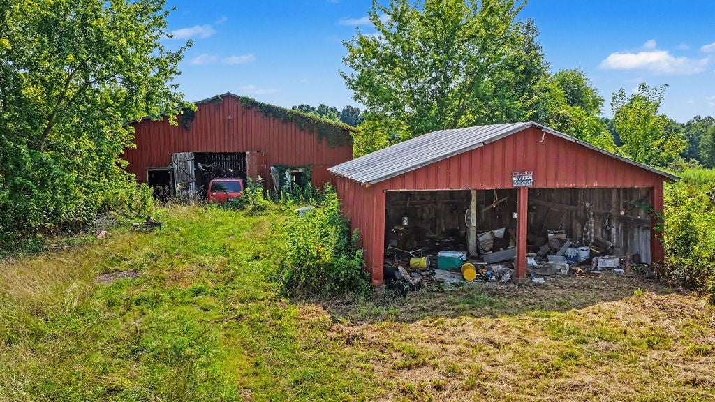 27 Clark School Rd