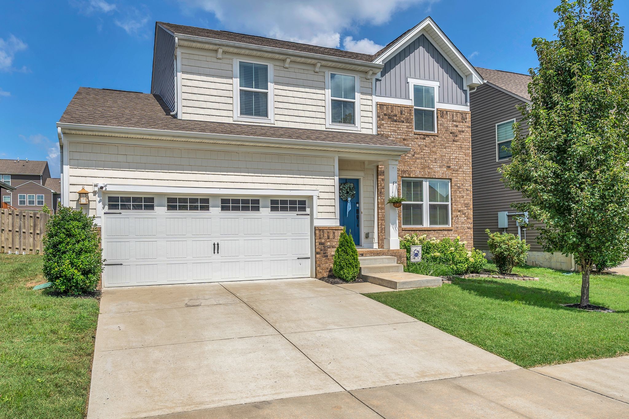 1840 Amesbury Ln