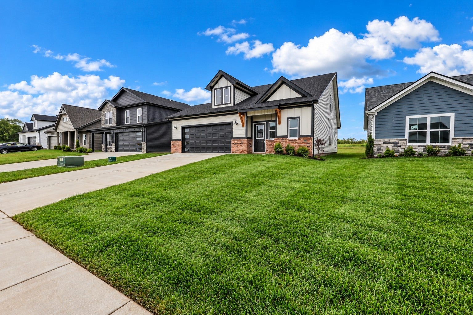 2725 Brewster Dr