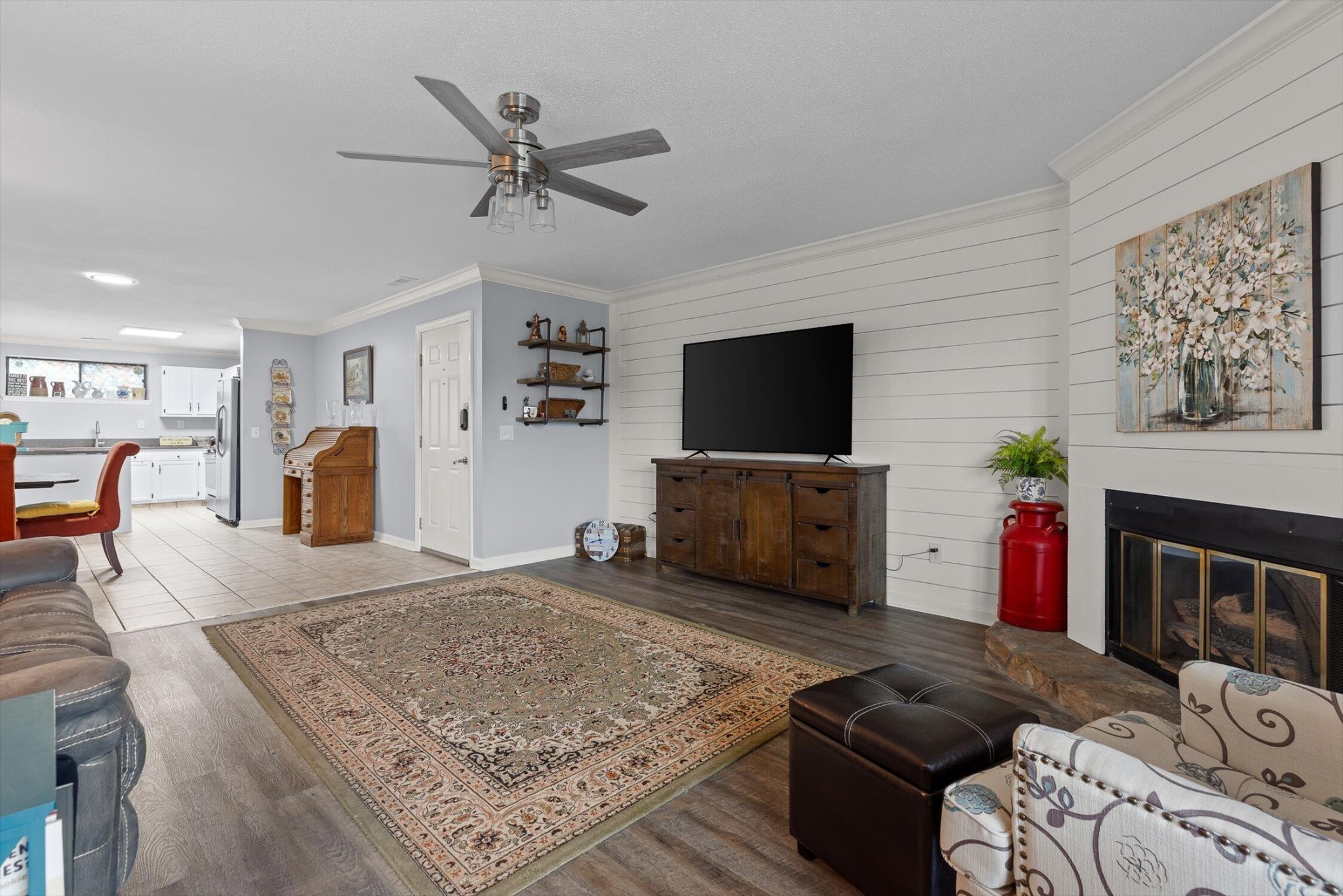 4319 Lakeshore Lane 103