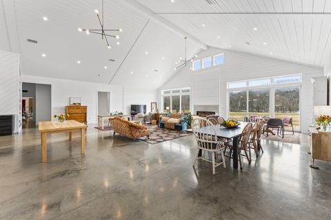 105 McKinney Rd Gordonsville TN 38563