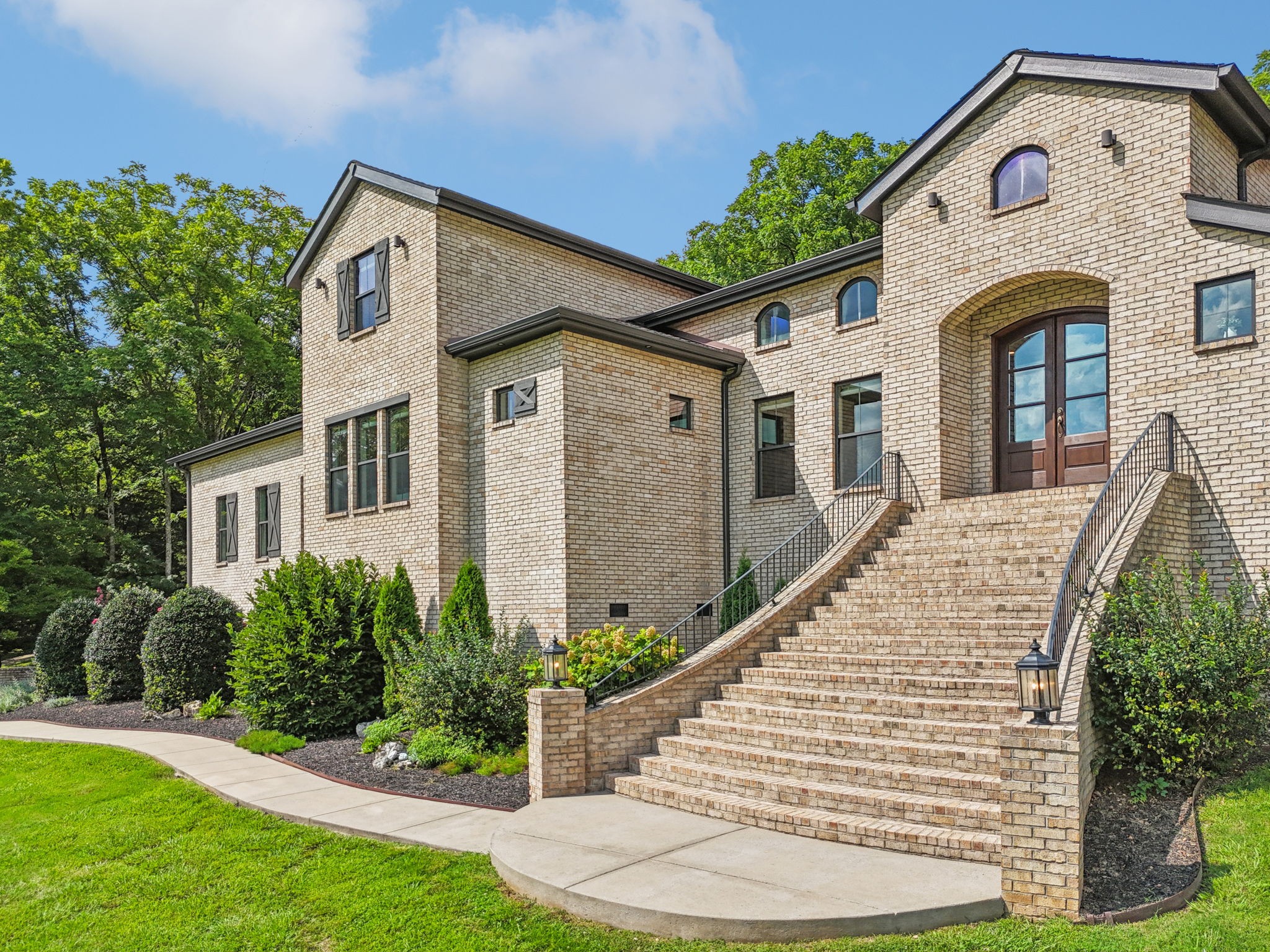 7433 Magnolia Valley Dr