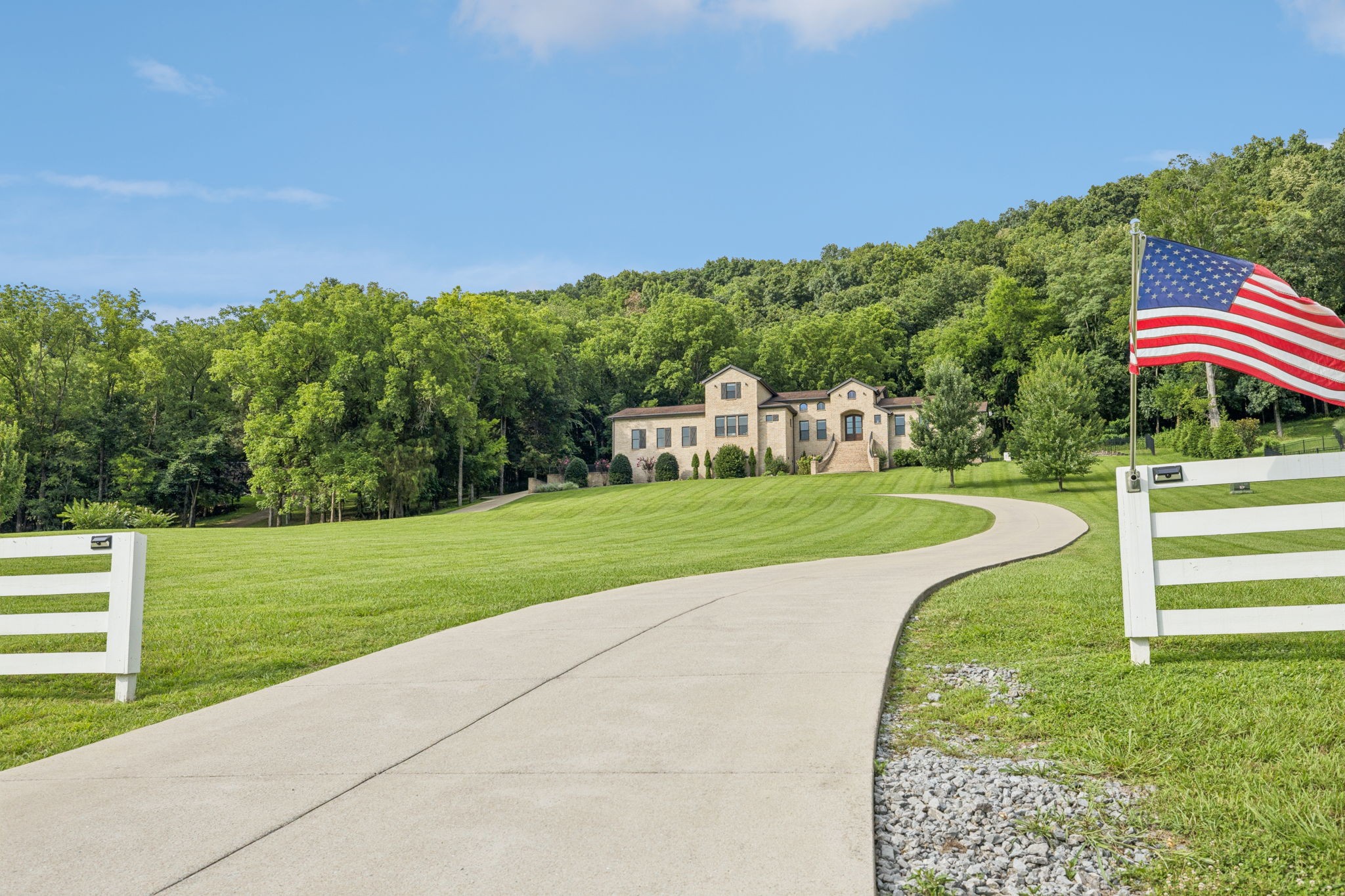 7433 Magnolia Valley Dr