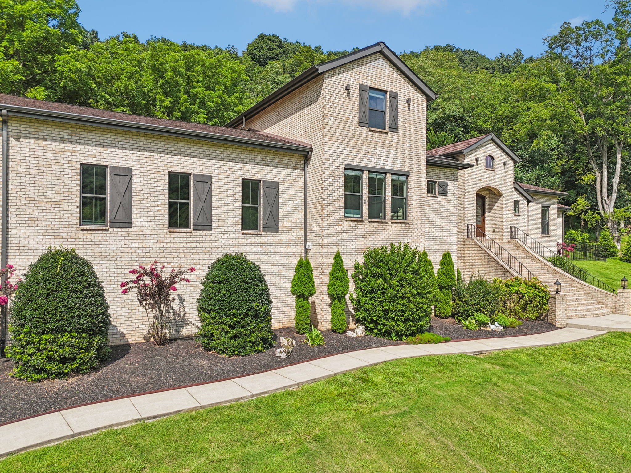 7433 Magnolia Valley Dr
