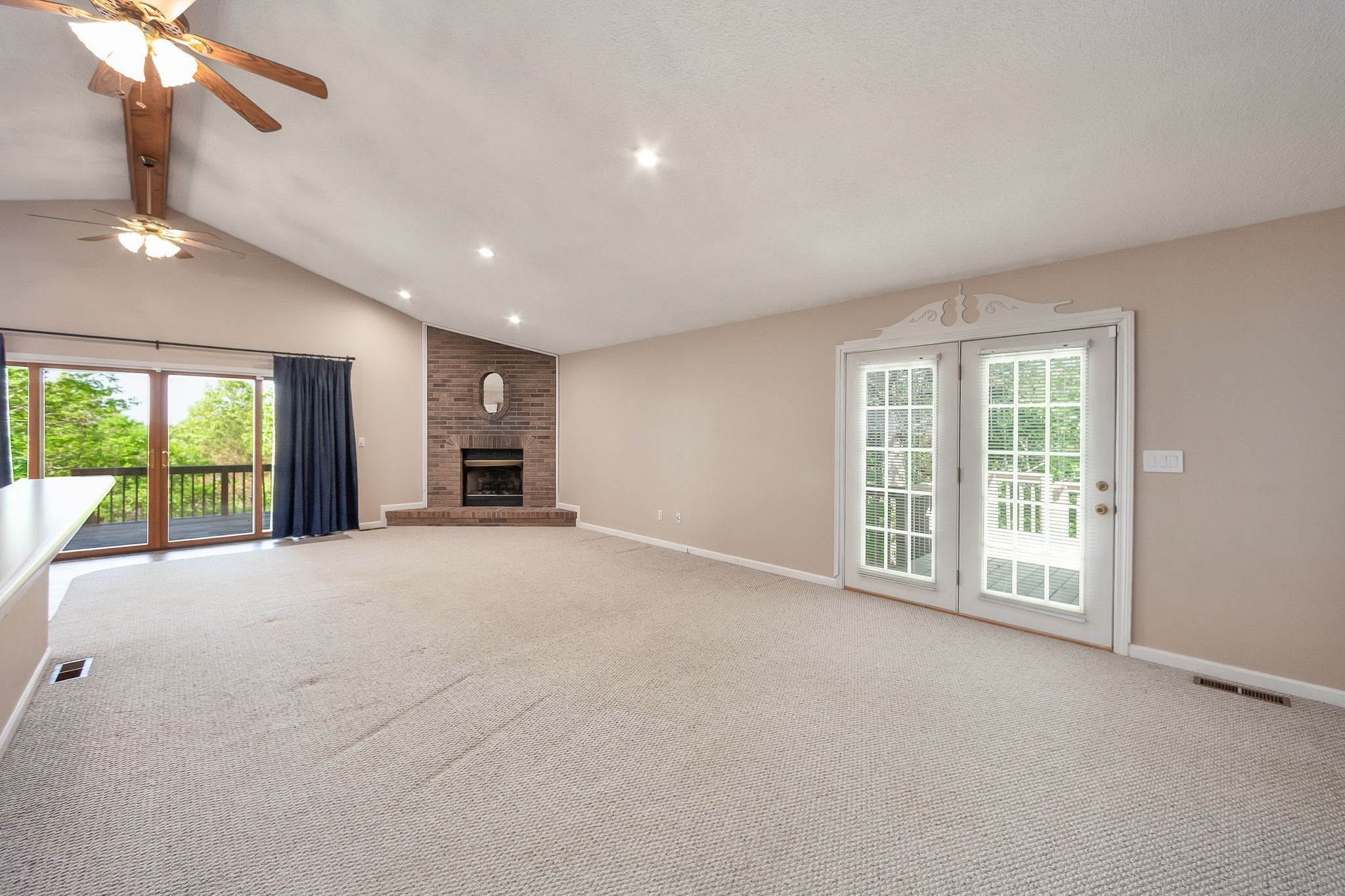 1050 Red Top Hill Rd