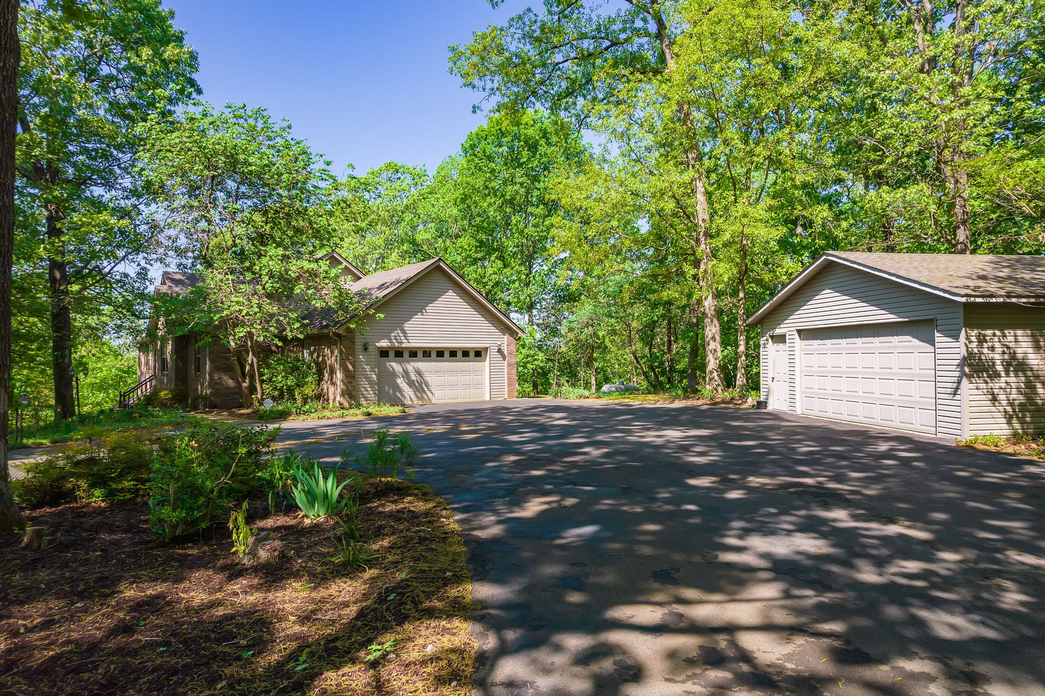 1050 Red Top Hill Rd