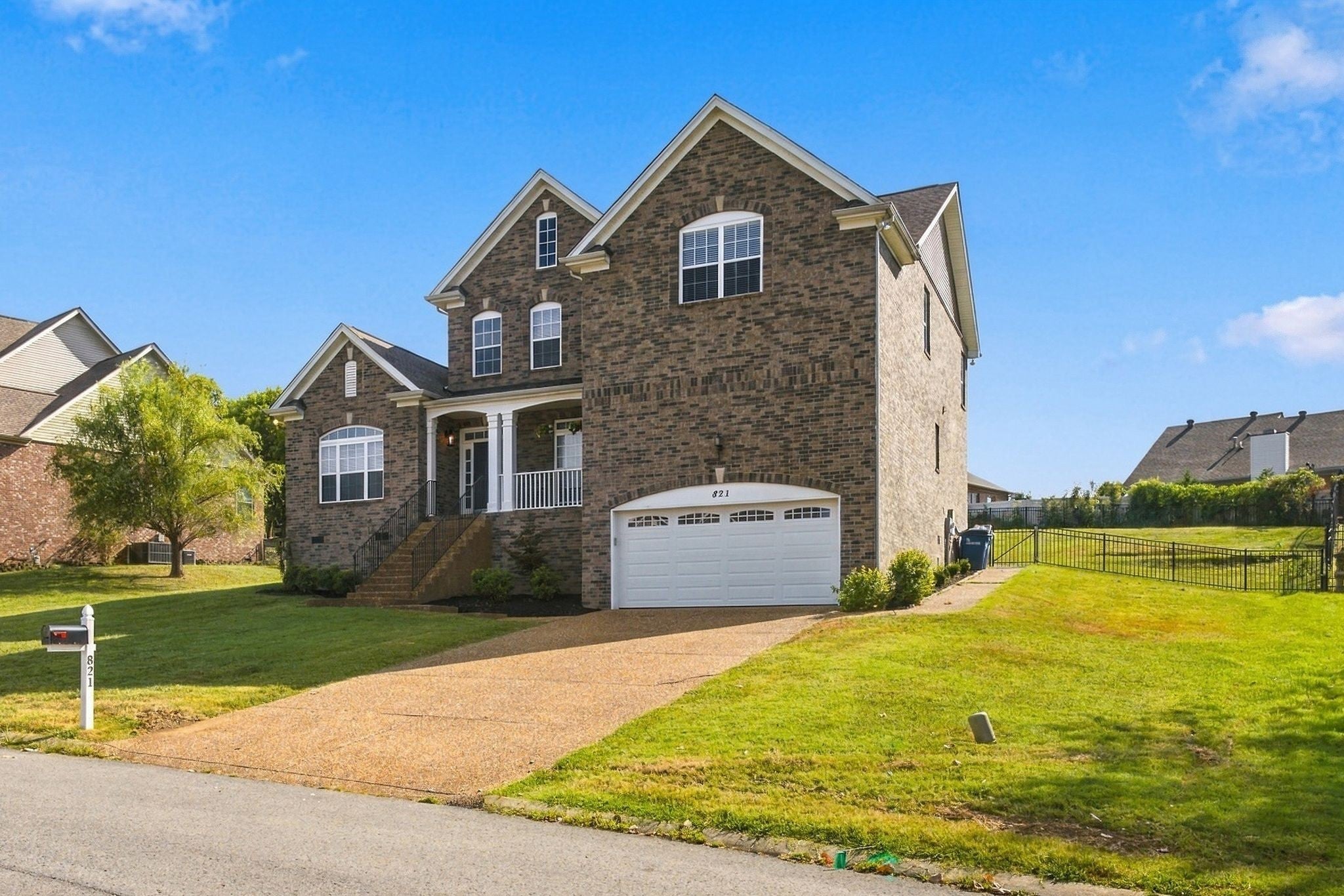 821 Park Dr