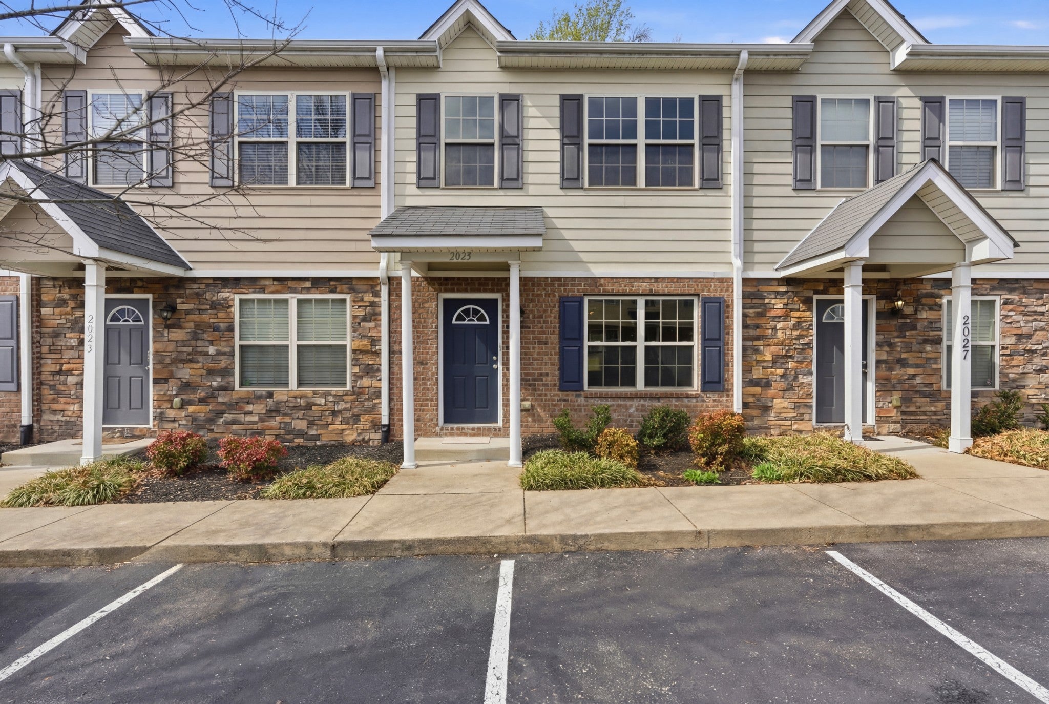 2-bed condo at 2025 Pinecrest Dr, Nashville, sold June 26, 2026