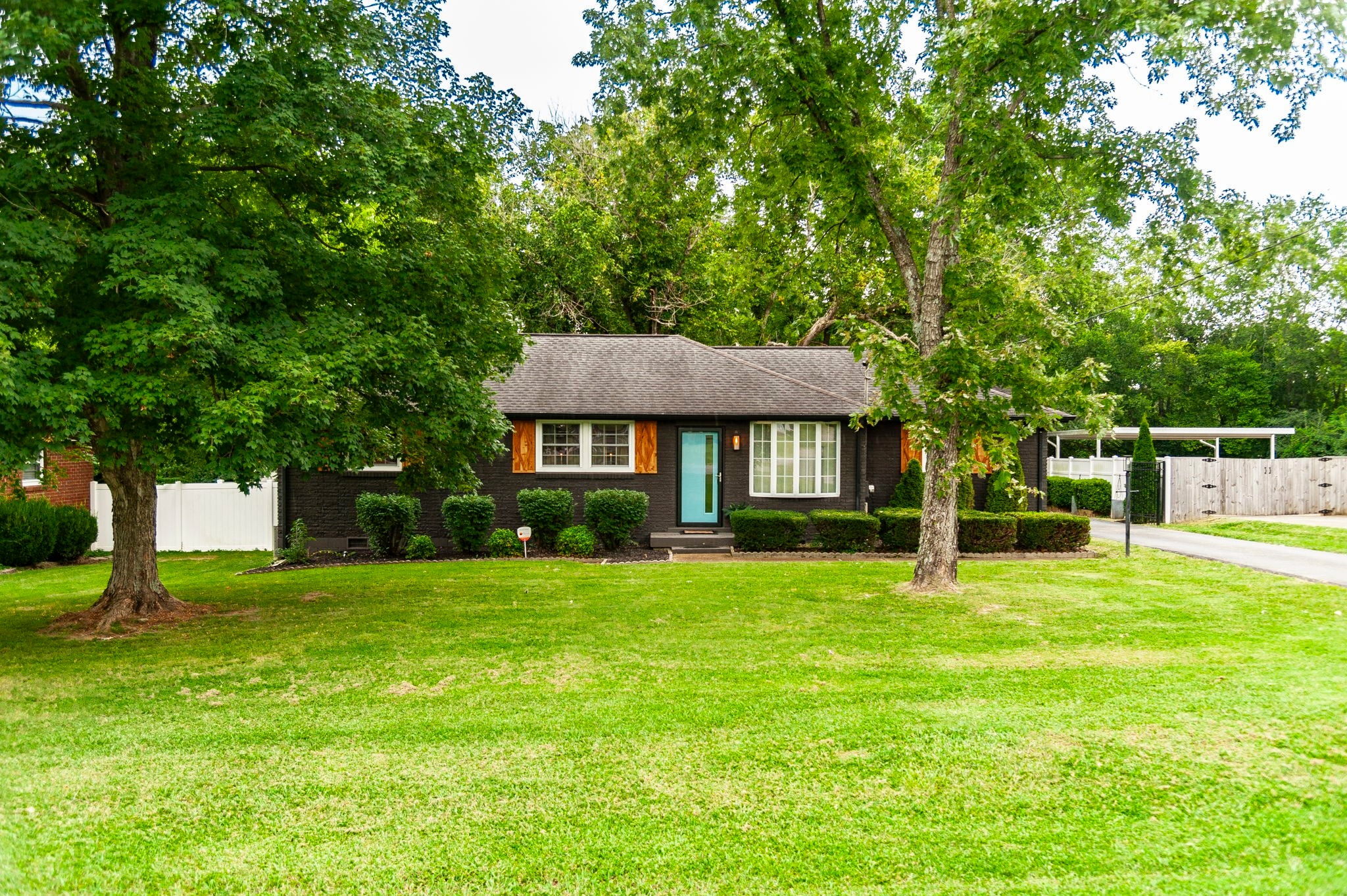 3-bed home for sale in Madison, TN 37115, 106 Oaklynn Dr 106 Oaklynn Dr, Madison TN 37115 3-bed home, photo 4 of 44