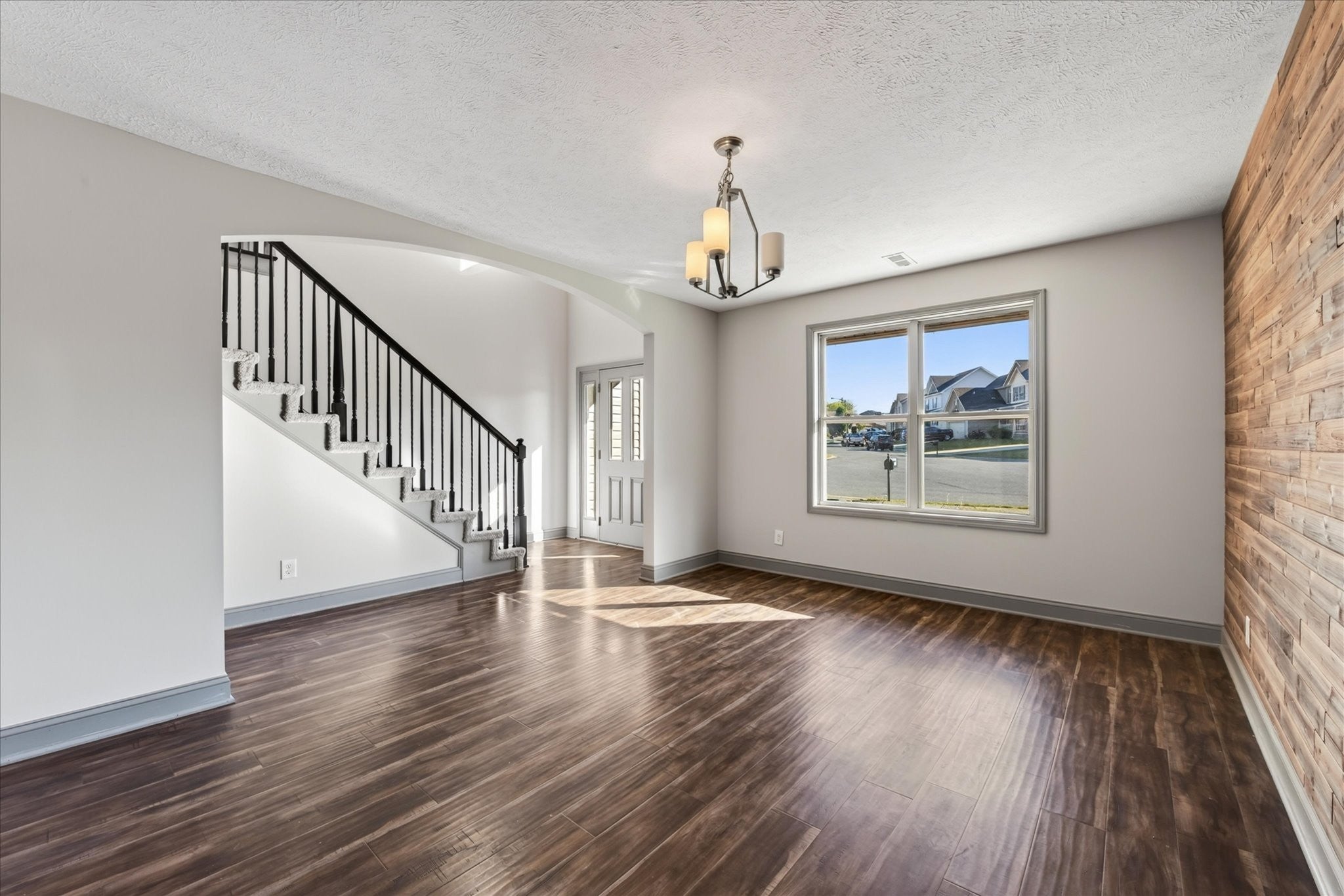 1301 Eagles View Dr