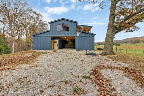 8225 Red Hill Rd Pall Mall TN 38577
