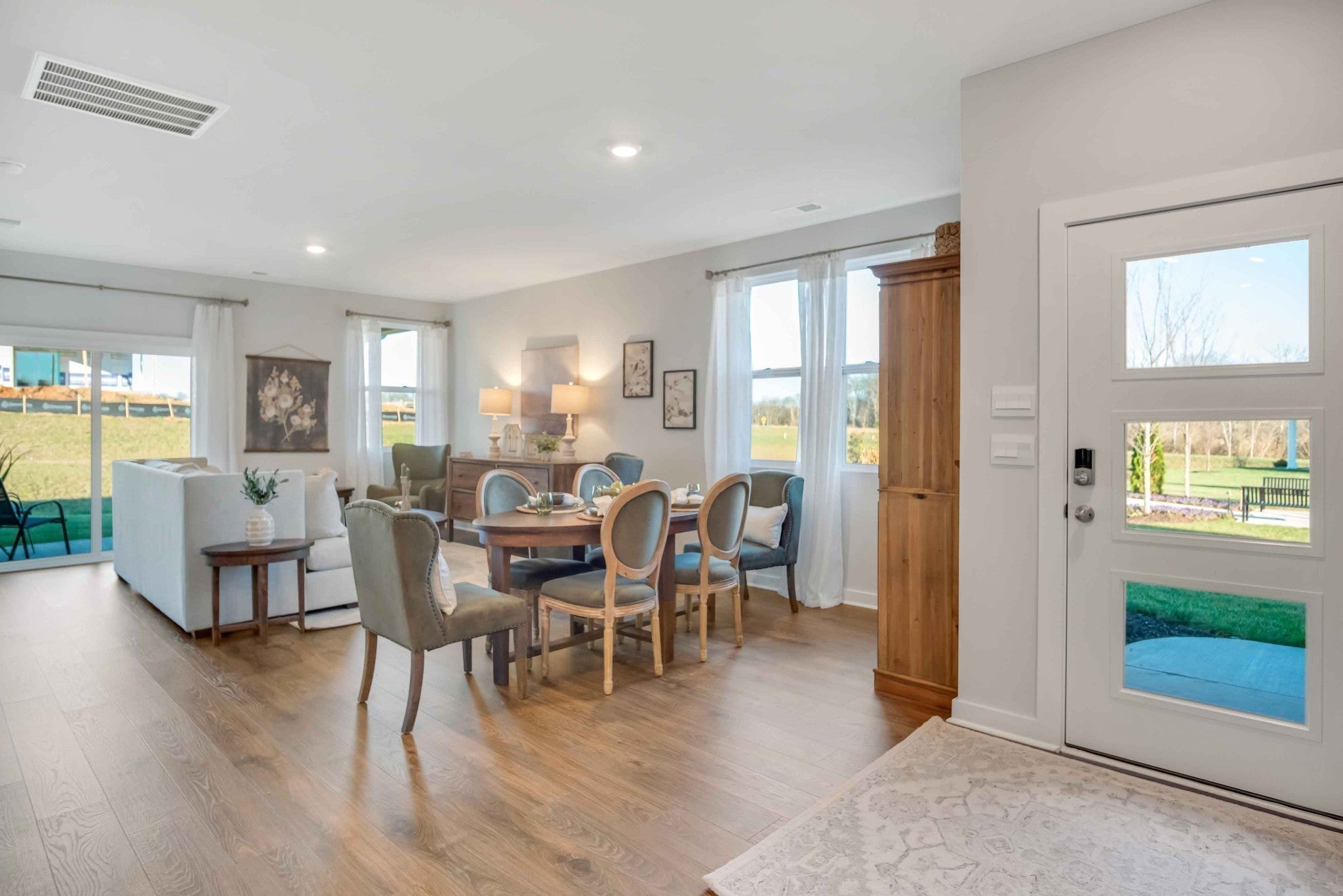 2157 Holmesburg Pvt Circle