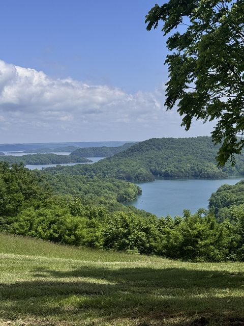 26C Rockfish Rd Hilham TN 38568
