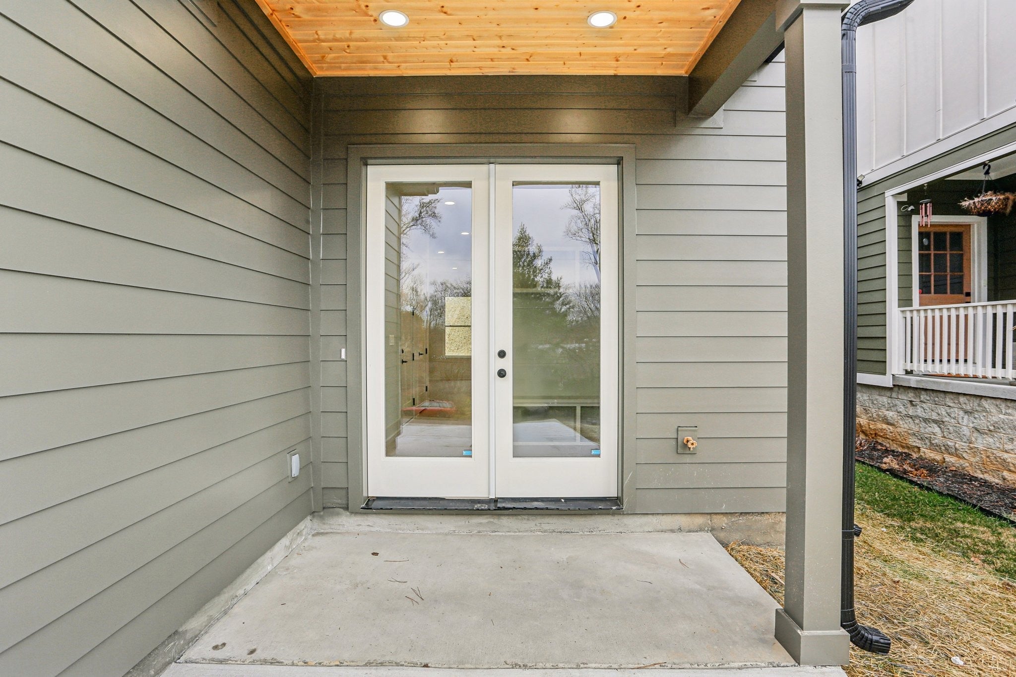 312 Luna Dr A