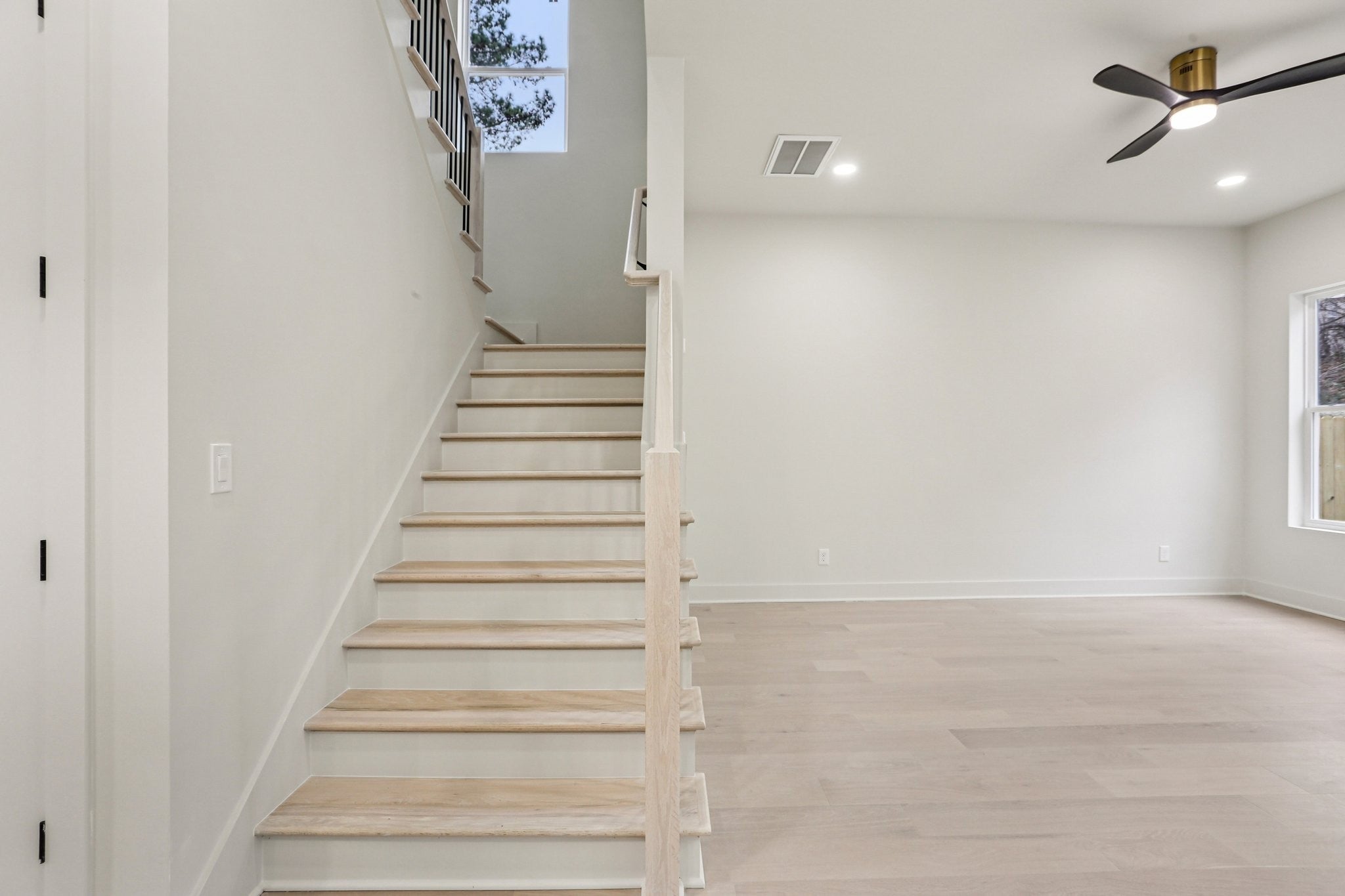 312 Luna Dr A
