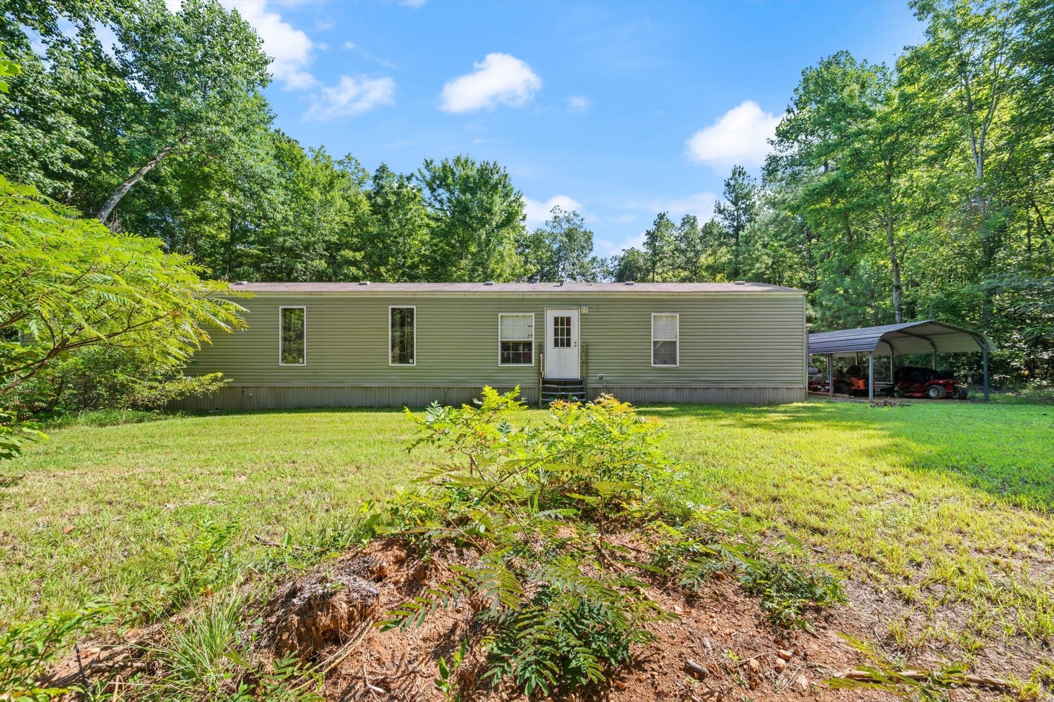 84 Laurel Ln