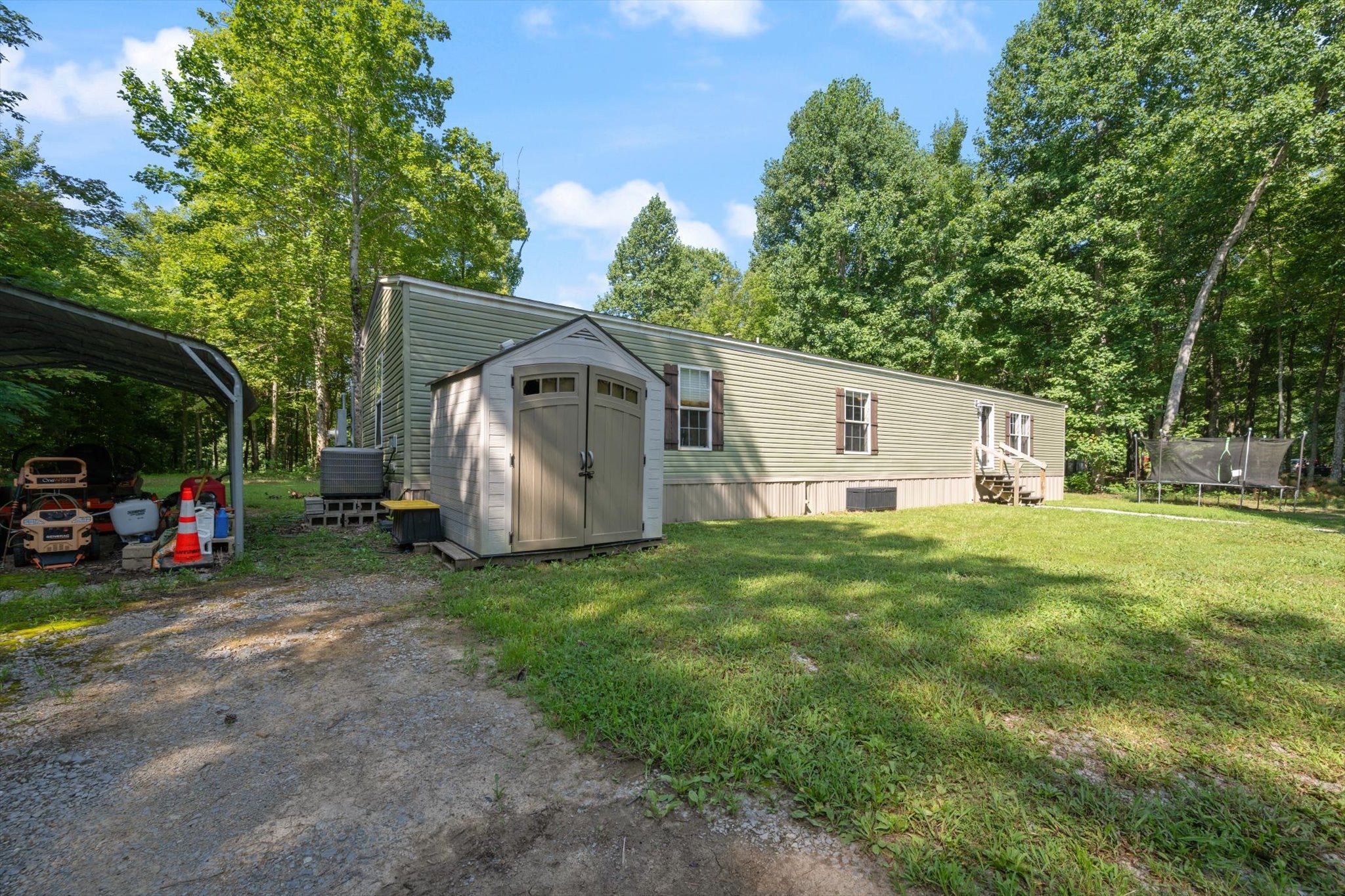 84 Laurel Ln