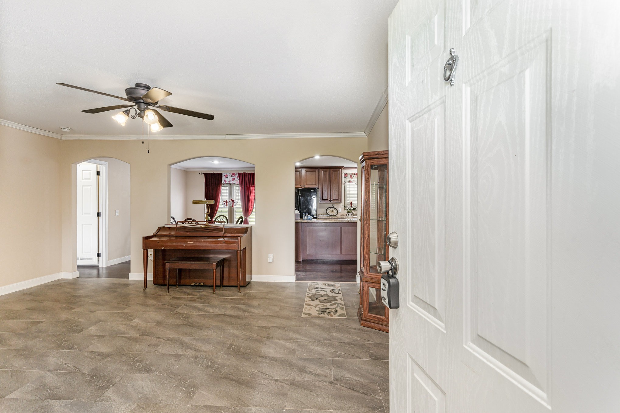 4075 Woodard Rd