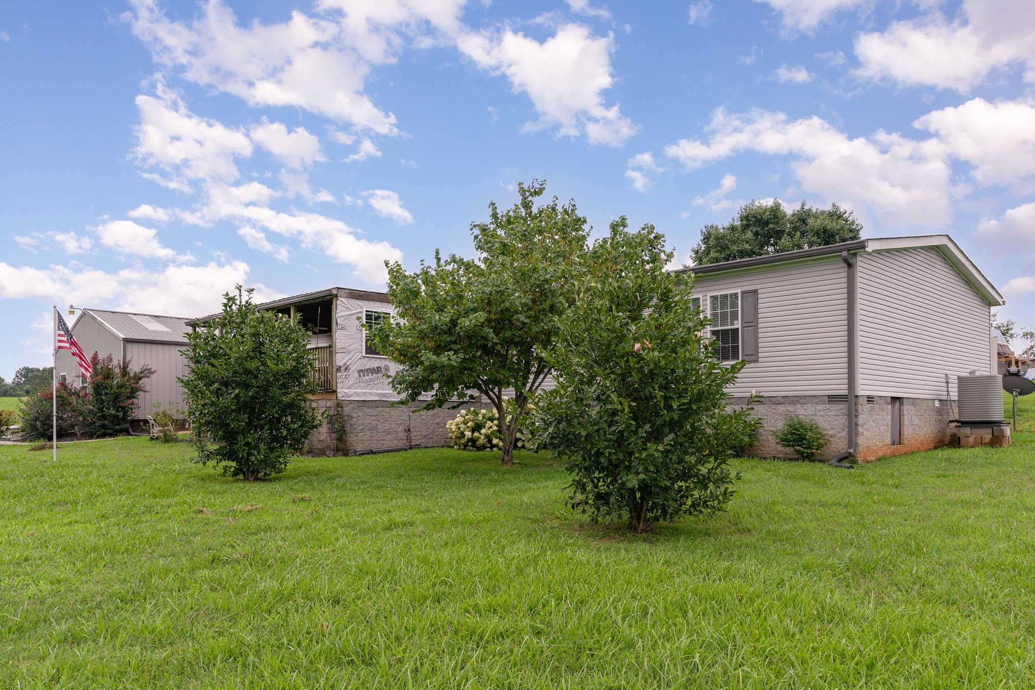 4075 Woodard Rd
